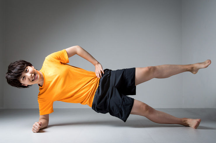 女性がトレーニングしている写真